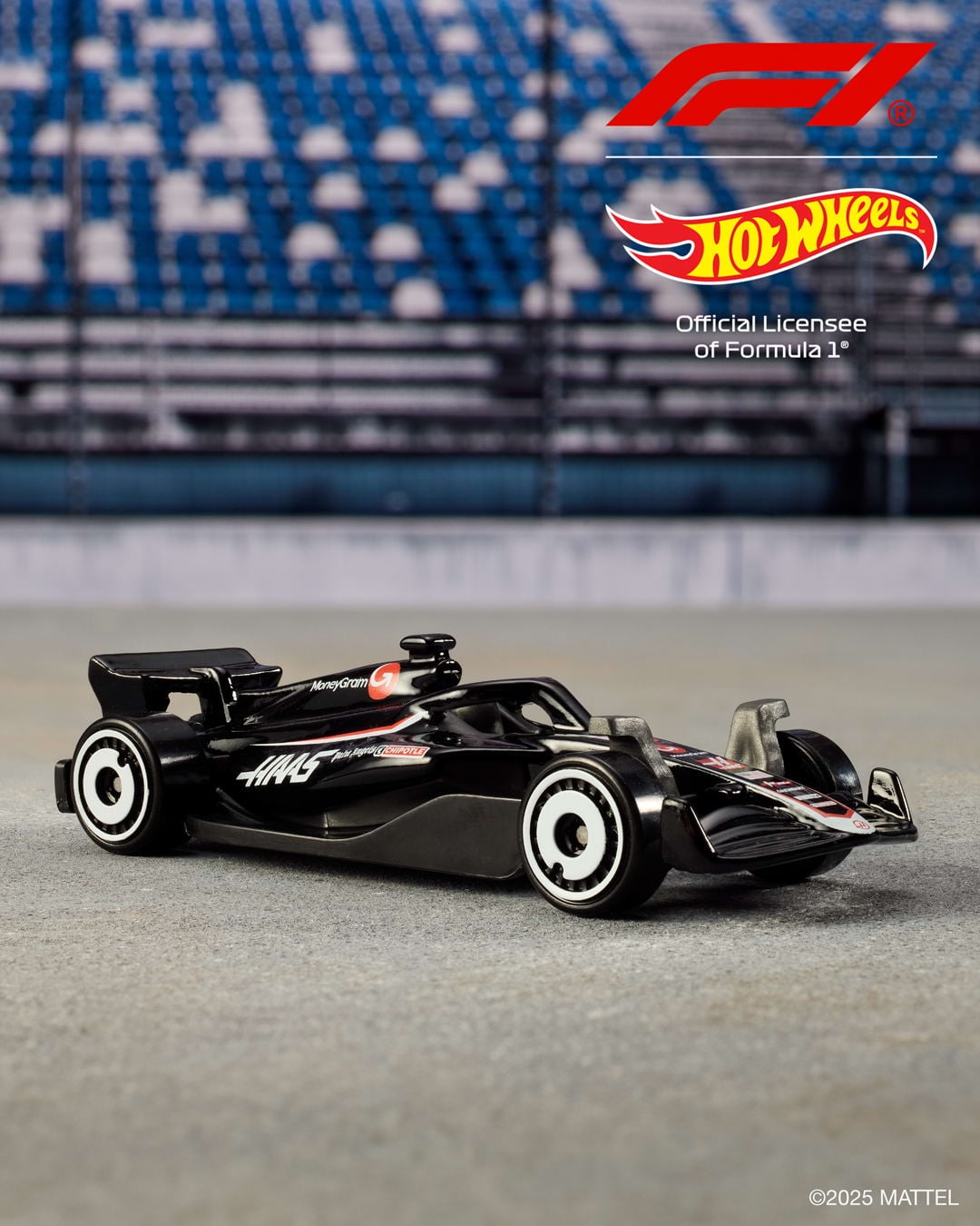 Hot Wheels 5-Pack Race Team, Set of 5 Formula 1-Themed 1:64 Scale Die-Cast Toy Cars - view 5