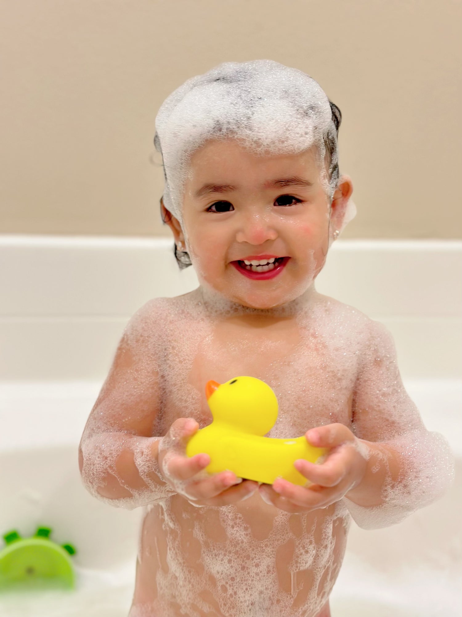 Munchkin White Hot Inflatable Safety Duck Tub and Bath Ducky Toy
