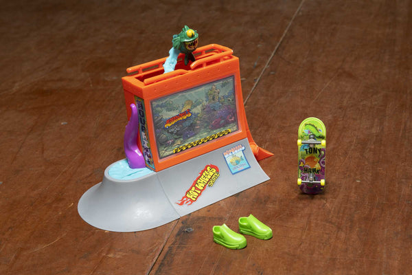 Hot Wheels Skate Aquarium Skatepark playset with rails and ramps
