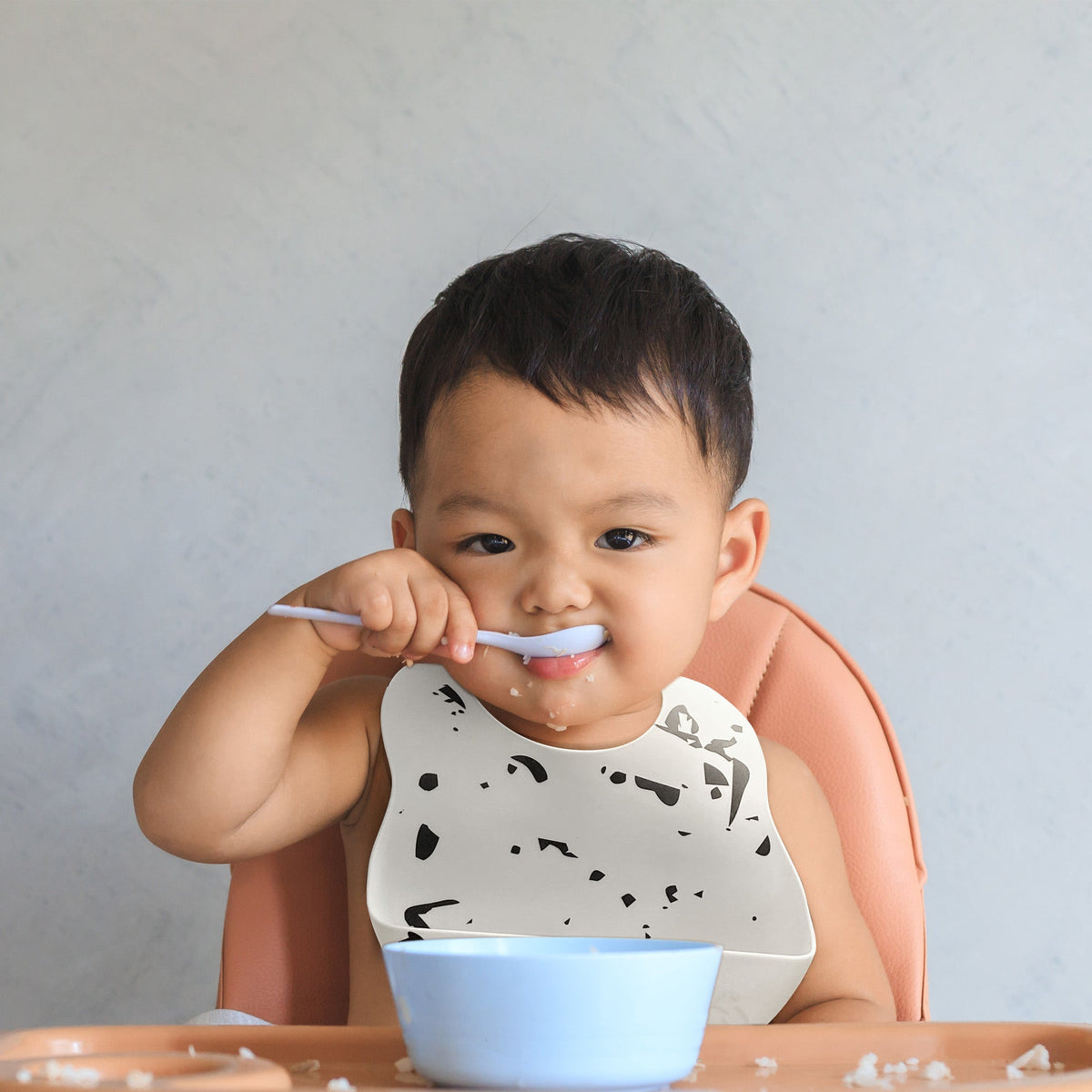 Kushies Soft Silicone Waterproof Bib with catch all pocket, White - view 2
