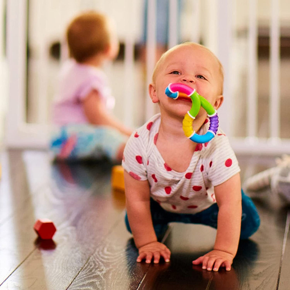 Munchkin Twisty Figure 8 Multi-textured Teether Toy